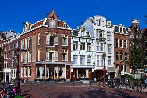 Hotel-020-Amsterdam.nl | Het historische Amsterdam Wiechmann Hotel is een familiehotel dat is gevestigd in 3 monumentale grachtenpanden van Amsterdam. Door de gunstige ligging kun je tal van bezienswaardigheden te voet bezoeken! | Amsterdam | 020 | Noord-Holland